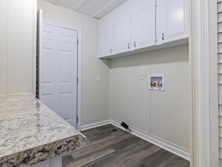 263 N Juniper Creek Rd – Laundry01