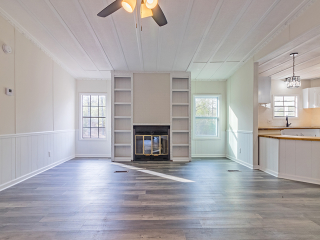 263 N Juniper Creek Rd – LivingRoom05