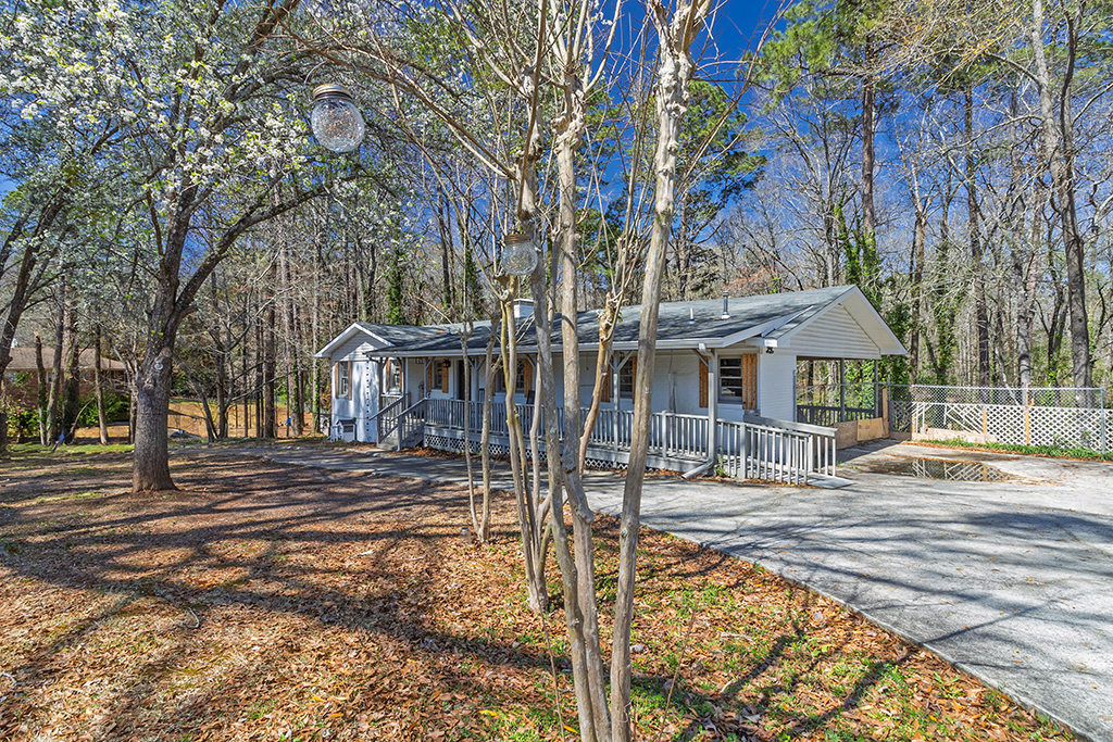 231 Alexandria Dr – EXT 02
