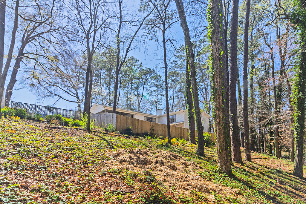 231 Alexandria Dr – EXT 05