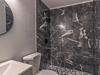 1086 Westminster Cir – Bathroom