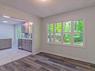 1086 Westminster Cir – Dining Room 01