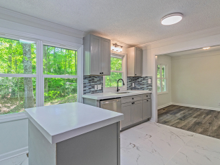 1086 Westminster Cir – Kitchen 02