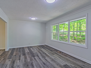 1086 Westminster Cir – Living Room 01