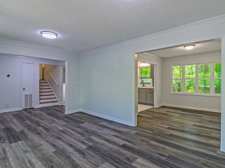 1086 Westminster Cir – Living Room 02
