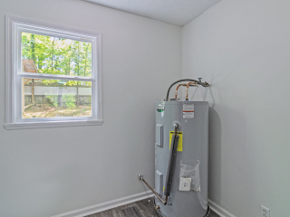 1086 Westminster Cir – Utility Room