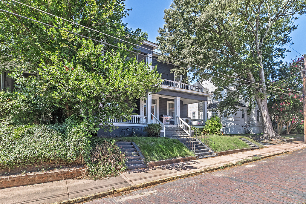 1166 Bond St – EXT03