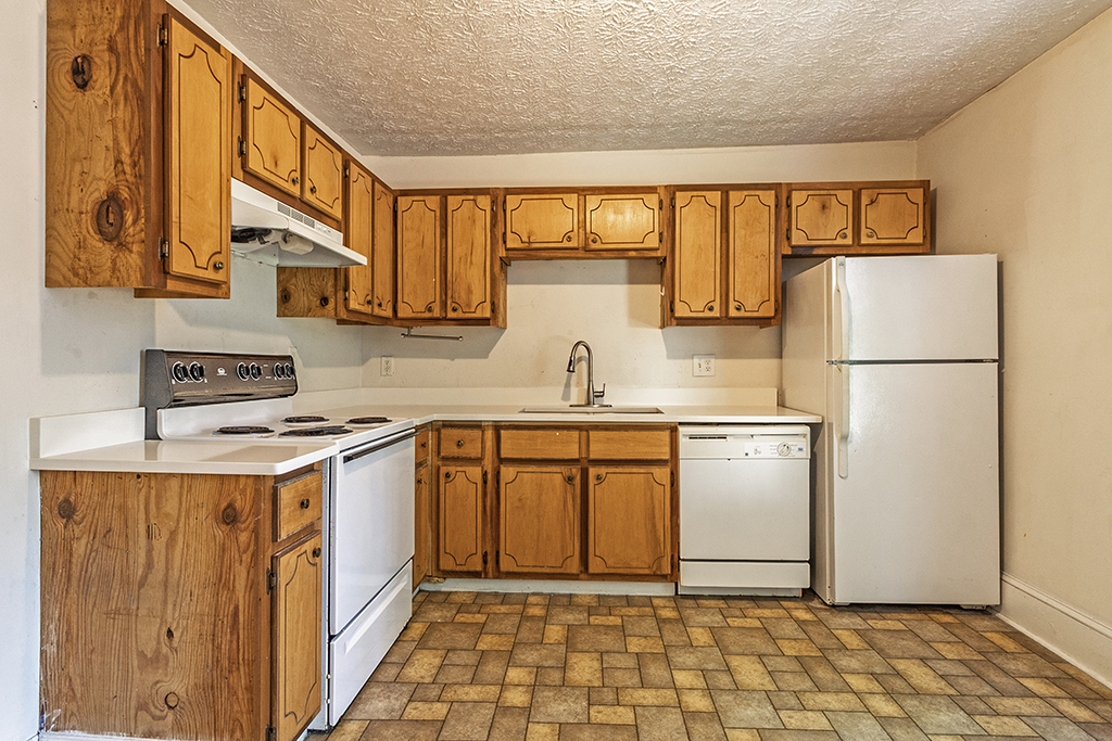 1166 Bond St – Unit 1 Kitchen 02