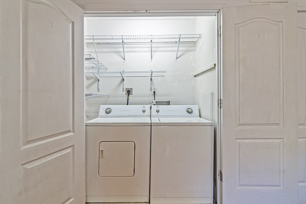 1166 Bond St – Unit 1 Laundry