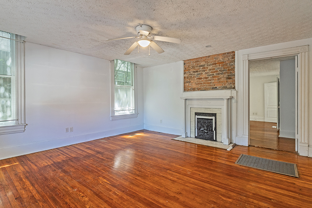 1166 Bond St – Unit 1 Living Room 01