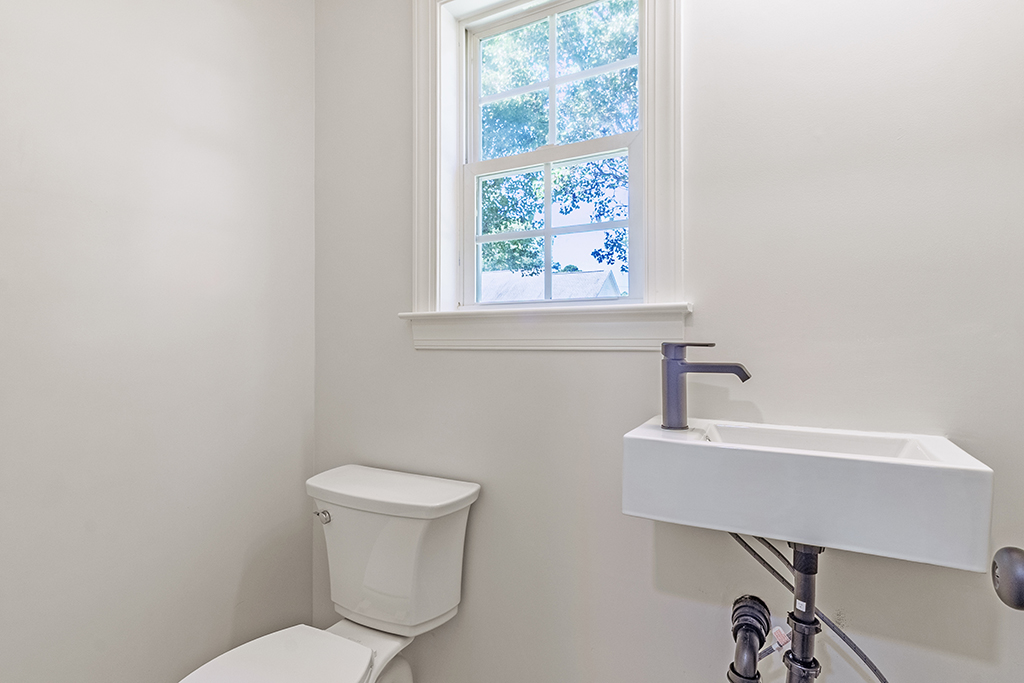 204 Erin Lane – Bathroom 01