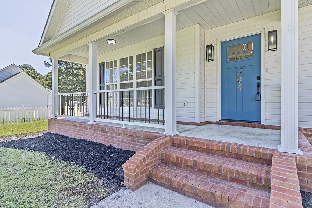 204 Erin Lane – Entrance