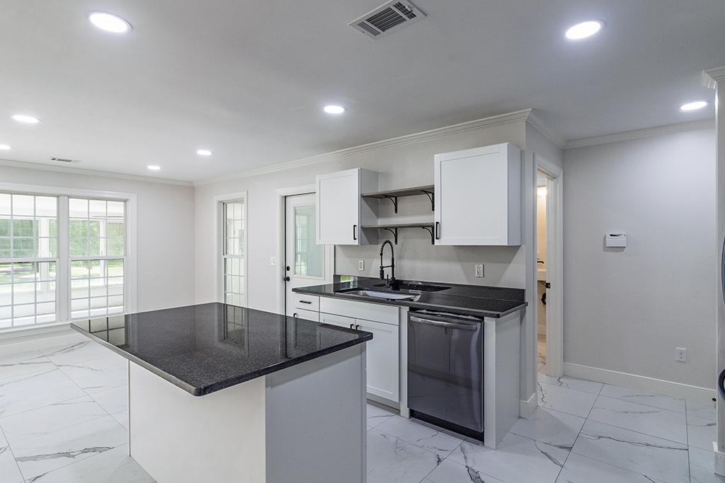 204 Erin Lane – Kitchen 02