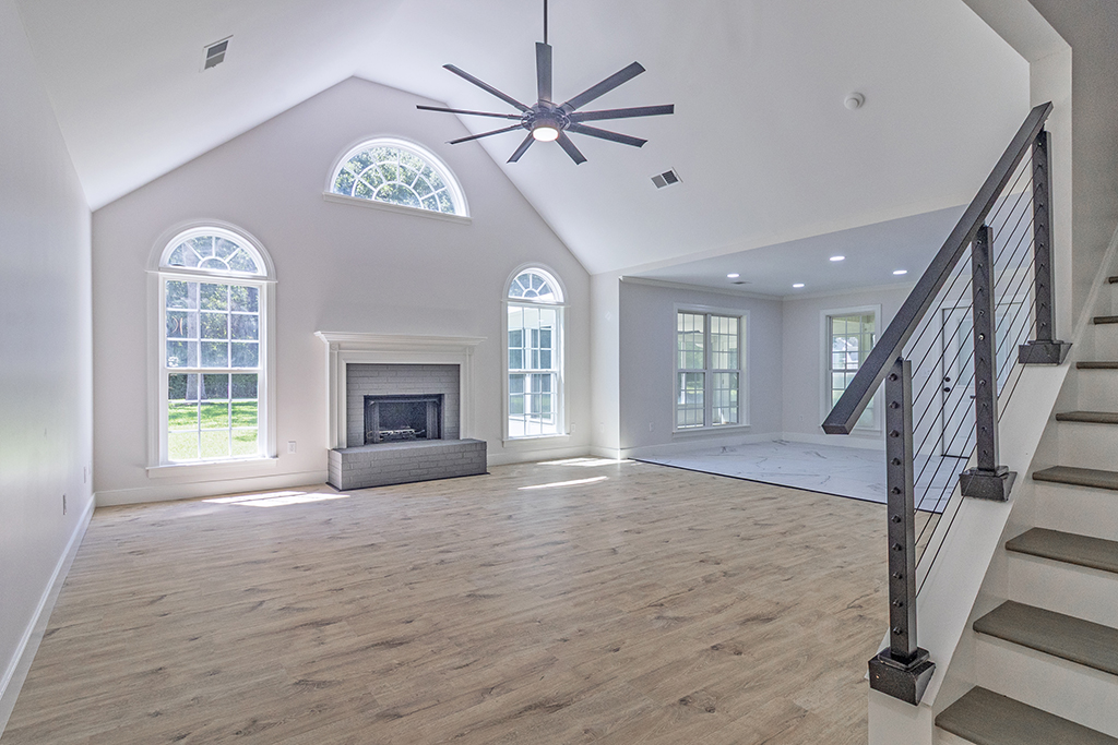 204 Erin Lane – Living Room 01