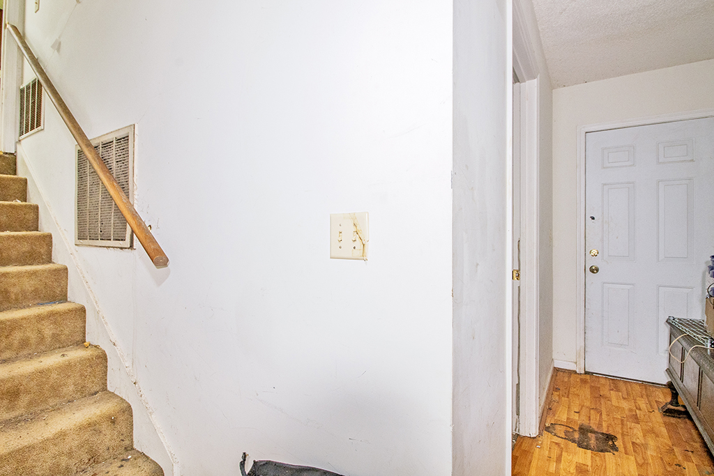 1179 Waluhiyi Trail – Basement Stairs