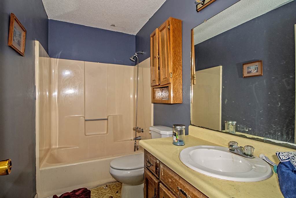 1179 Waluhiyi Trail – Bathroom