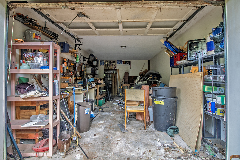 1179 Waluhiyi Trail – Garage 01