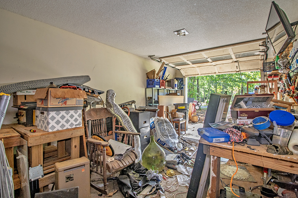 1179 Waluhiyi Trail – Garage 02