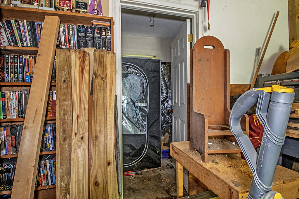 1179 Waluhiyi Trail – Garage Storage Room 01