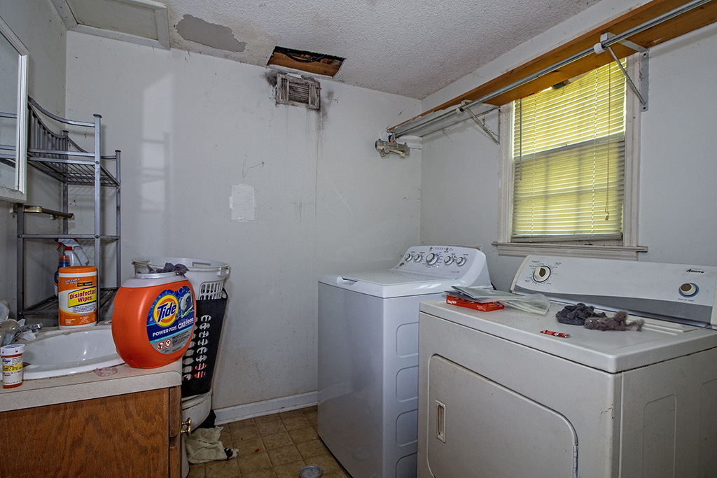 1179 Waluhiyi Trail – Laundry Room