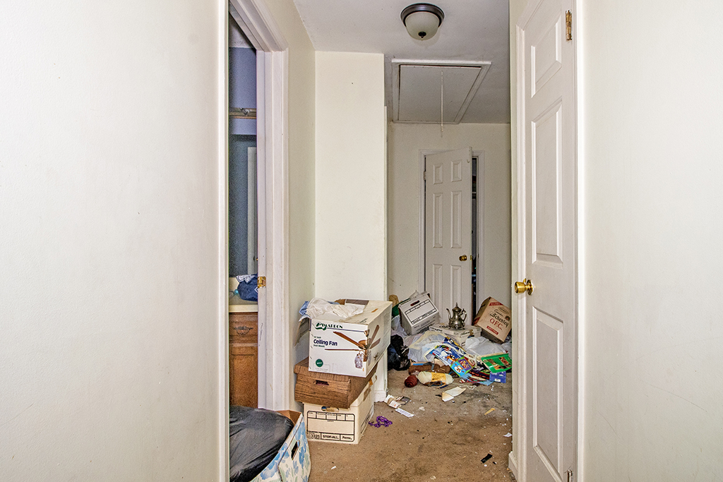 1179 Waluhiyi Trail – Upstairs Hallway