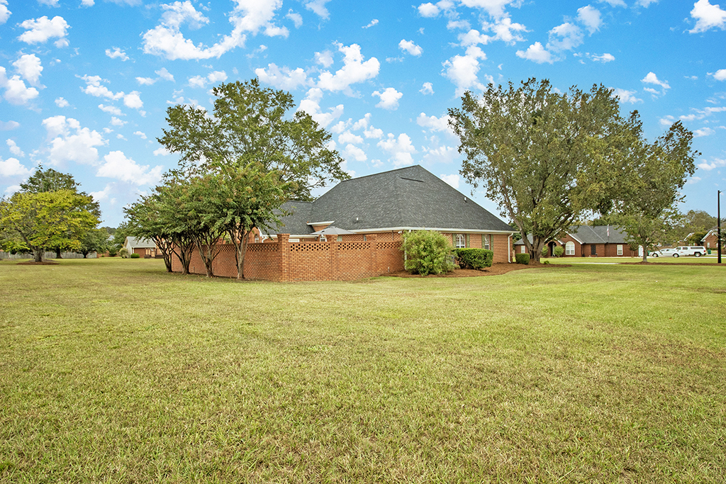 118 Sycamore Rd – EXT 04