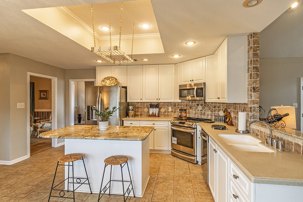 118 Sycamore Rd – Kitchen 02