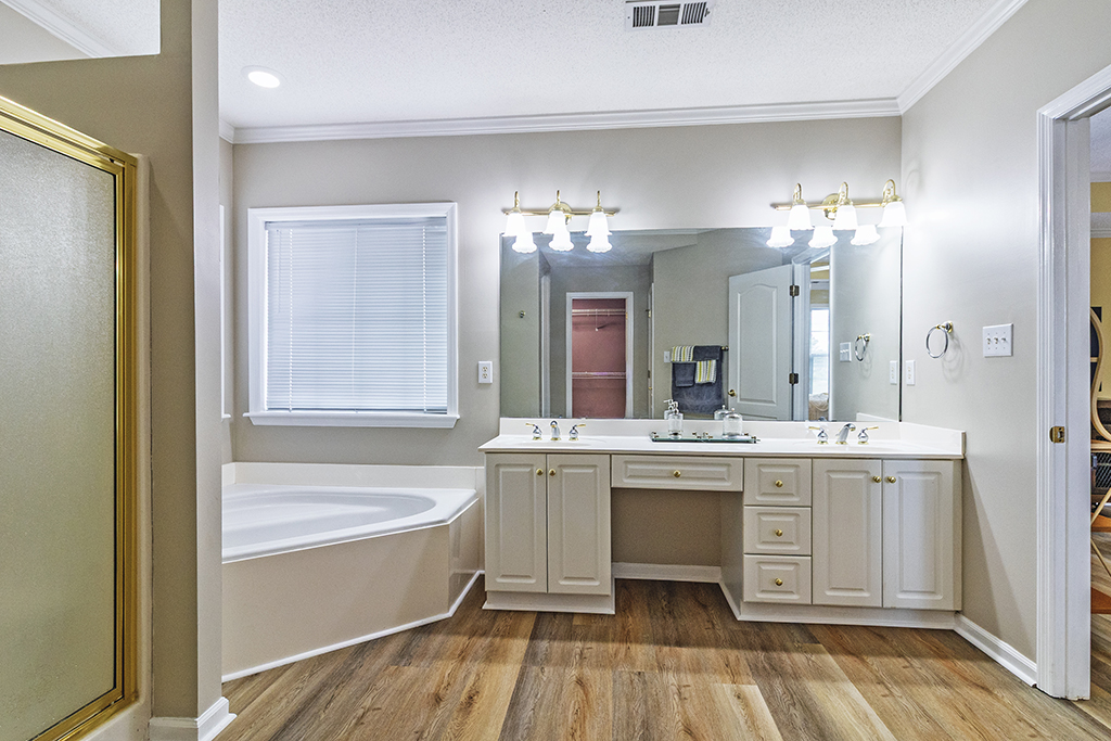 118 Sycamore Rd – MSTR BA 03