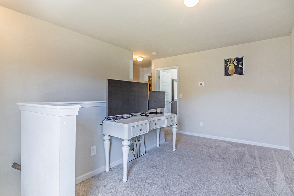 1205 Chardonnay Ln – 2nd FL Loft-Office