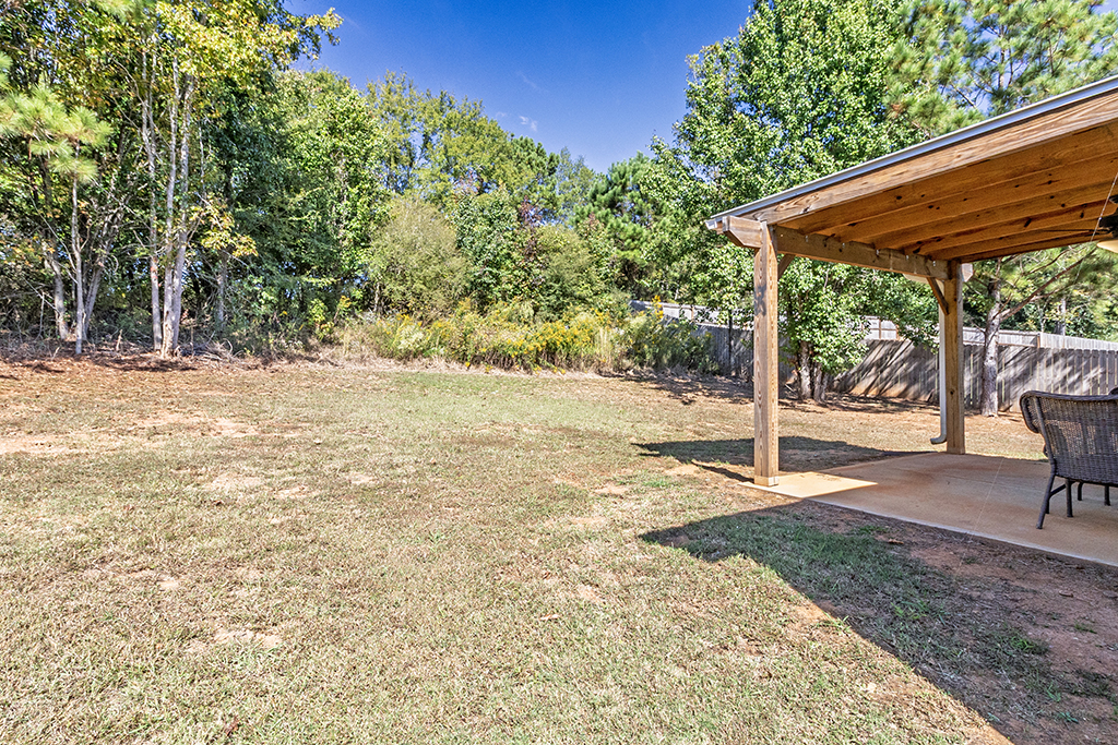 1205 Chardonnay Ln – Backyard