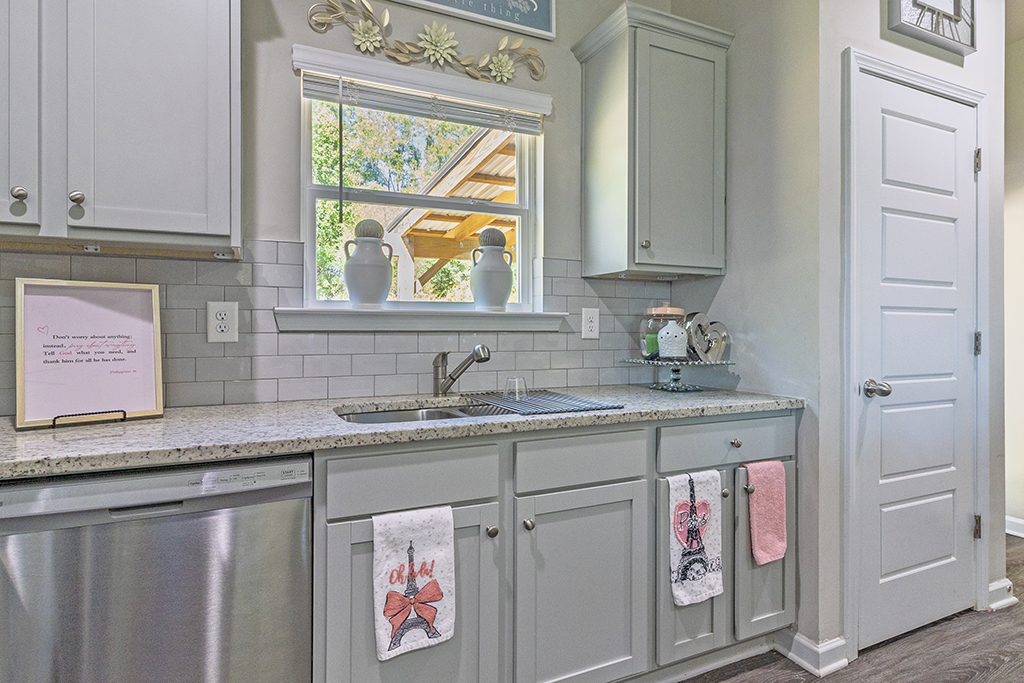 1205 Chardonnay Ln – Kitchen 05