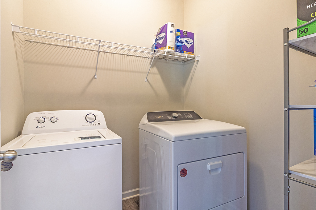 1205 Chardonnay Ln – Laundry