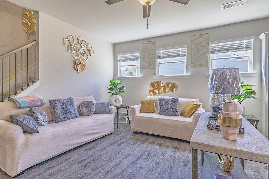1205 Chardonnay Ln – Living Room 02