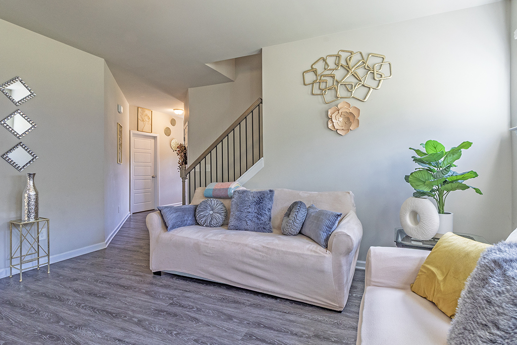 1205 Chardonnay Ln – Living Room 03
