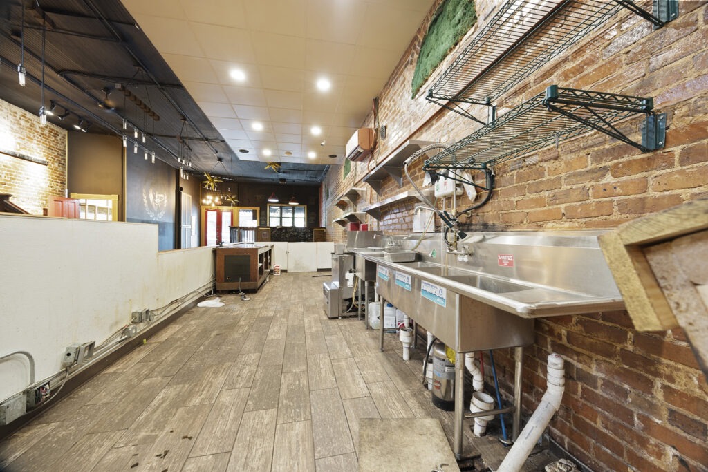 261 Peters St SW Atlanta_043