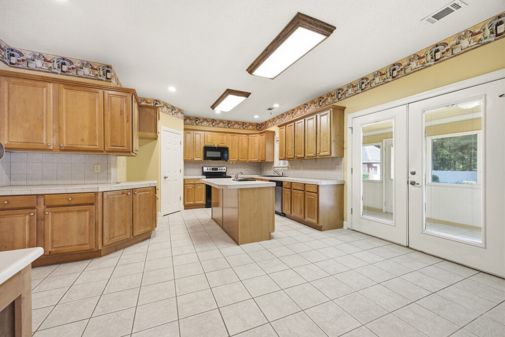 127 S Live Oak Ct Byron_039