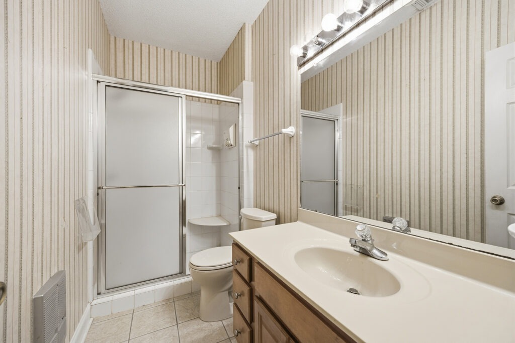 127 S Live Oak Ct Byron_048