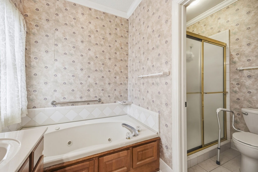 127 S Live Oak Ct Byron_066