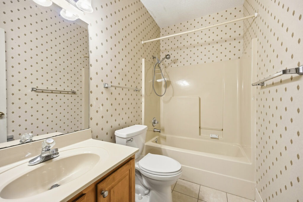 127 S Live Oak Ct Byron_069