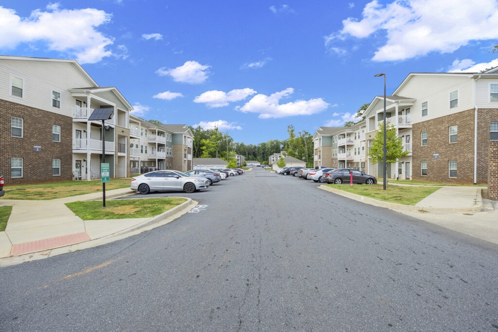 Westfield Landing 421 Lamar Rd N_004