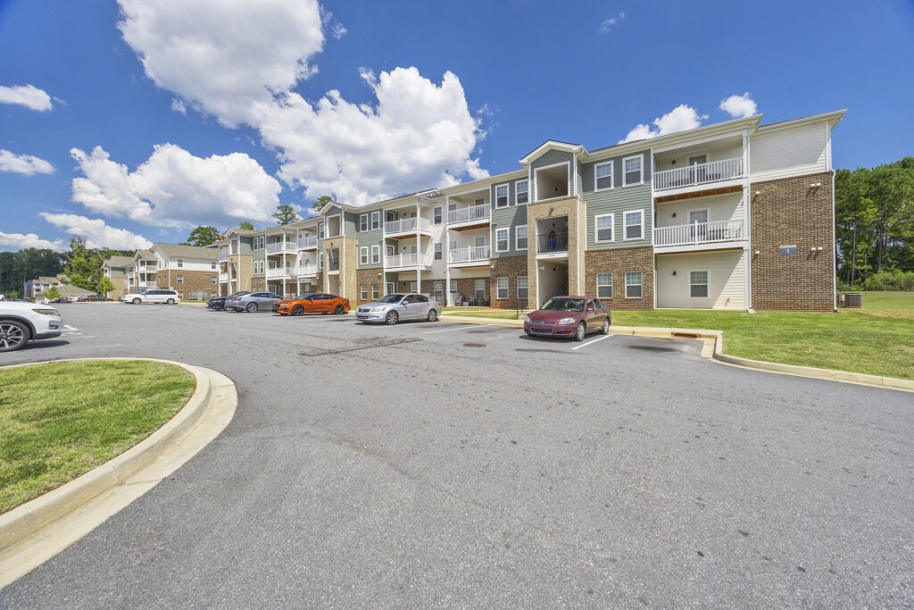 Westfield Landing 421 Lamar Rd N_008