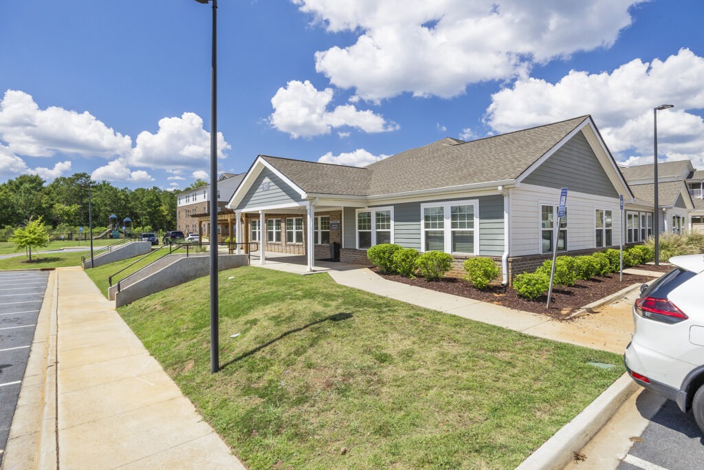 Westfield Landing 421 Lamar Rd N_053